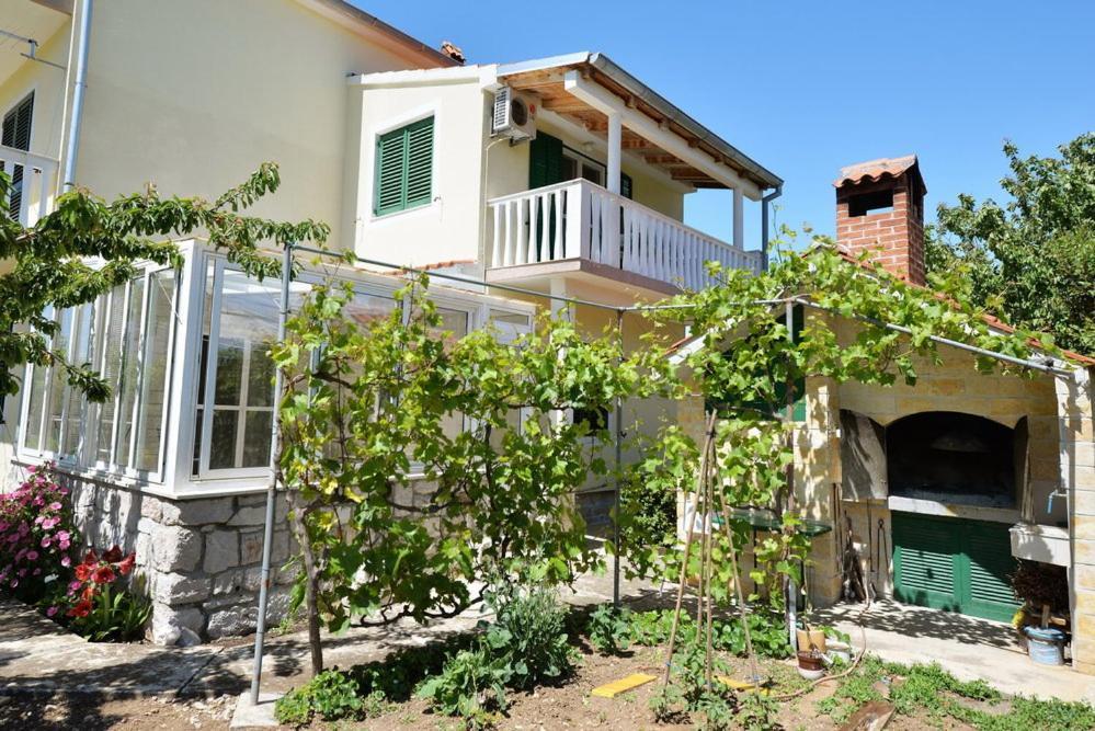 Apartments Viola Betina  Exterior photo