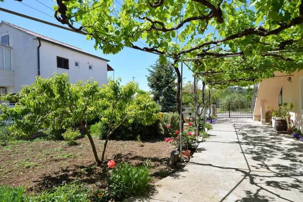 Apartments Viola Betina  Exterior photo