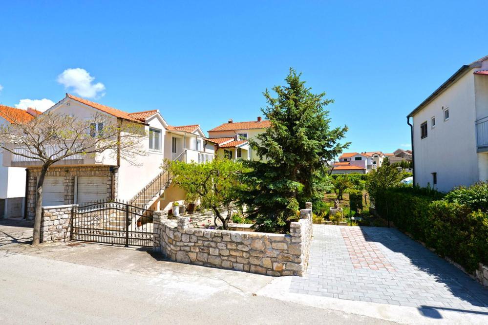 Apartments Viola Betina  Exterior photo