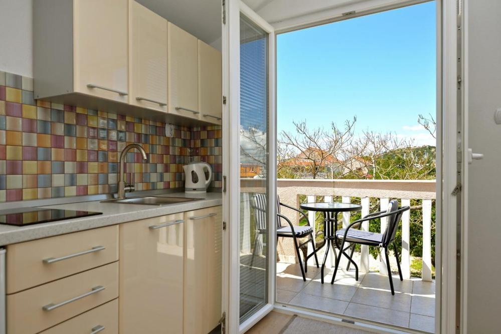 Apartments Viola Betina  Exterior photo